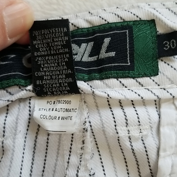 O'Neill Striped Shorts - Picture 7 of 10